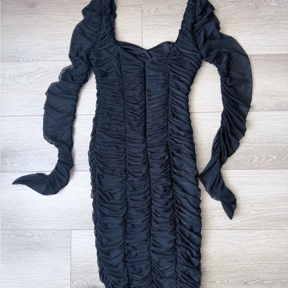 Fashion Nova Black Ruched Long Sleeve Dress - Picture 5 of 6